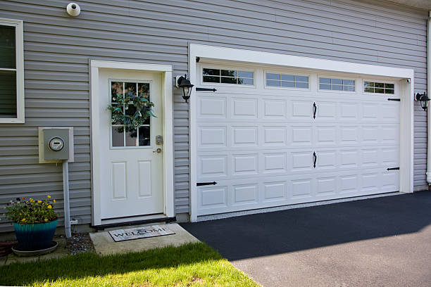 24/7 Emergency Garage Door Panel Replacement experts in Somerset, NJ